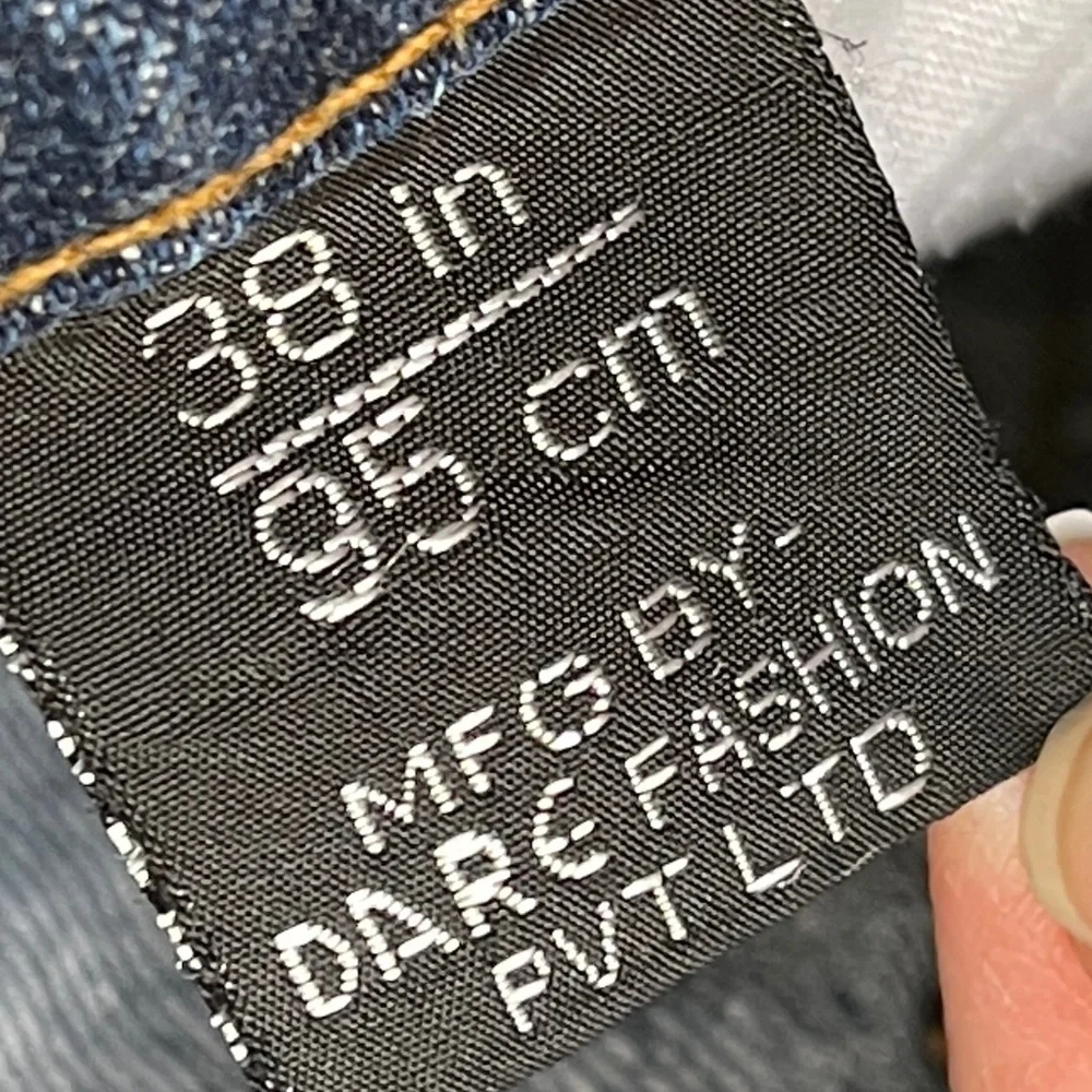 Dare Zip Front Single Button Closure Classic 5 Pocket Design Relaxed Jeans